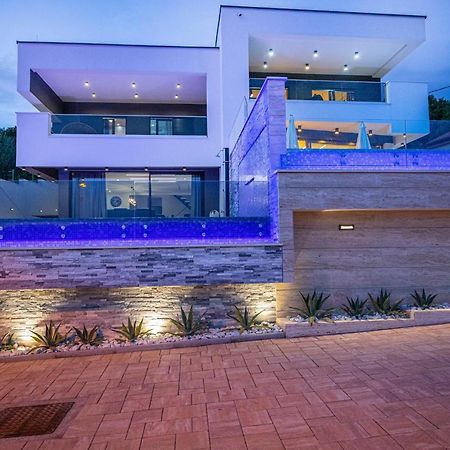 Villa Marassi With Heated Pool, Hot Tub And Sauna ツリクヴェニツァ エクステリア 写真