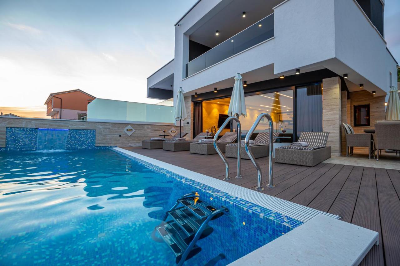 Villa Marassi With Heated Pool, Hot Tub And Sauna ツリクヴェニツァ エクステリア 写真