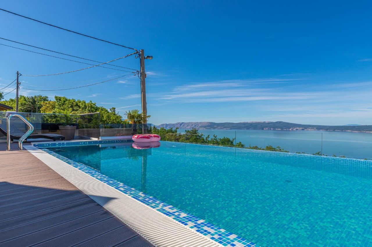 Villa Marassi With Heated Pool, Hot Tub And Sauna ツリクヴェニツァ エクステリア 写真