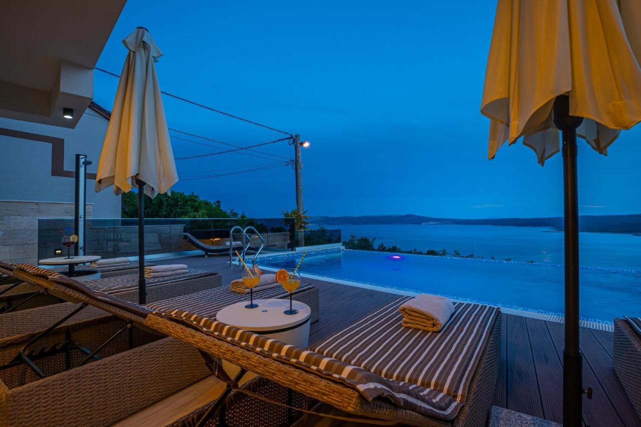 Villa Marassi With Heated Pool, Hot Tub And Sauna ツリクヴェニツァ エクステリア 写真
