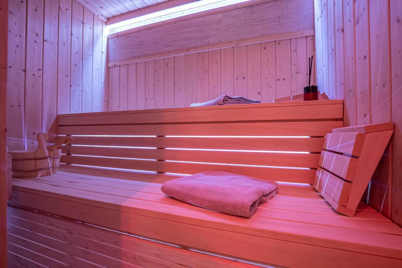 Villa Marassi With Heated Pool, Hot Tub And Sauna ツリクヴェニツァ エクステリア 写真