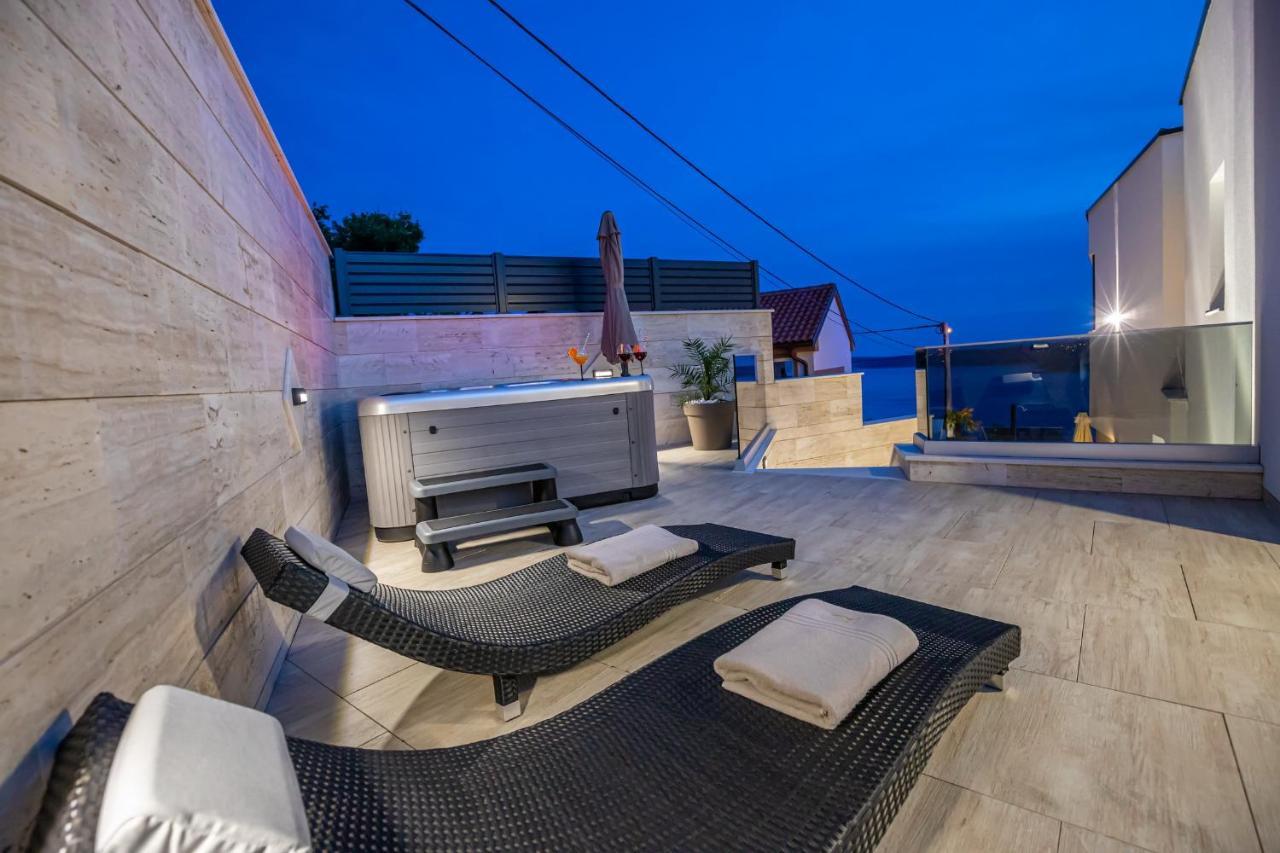 Villa Marassi With Heated Pool, Hot Tub And Sauna ツリクヴェニツァ エクステリア 写真