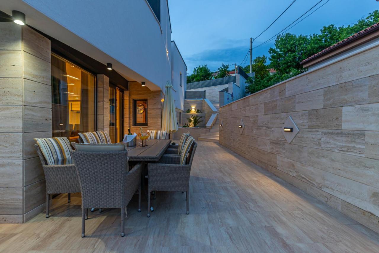 Villa Marassi With Heated Pool, Hot Tub And Sauna ツリクヴェニツァ エクステリア 写真