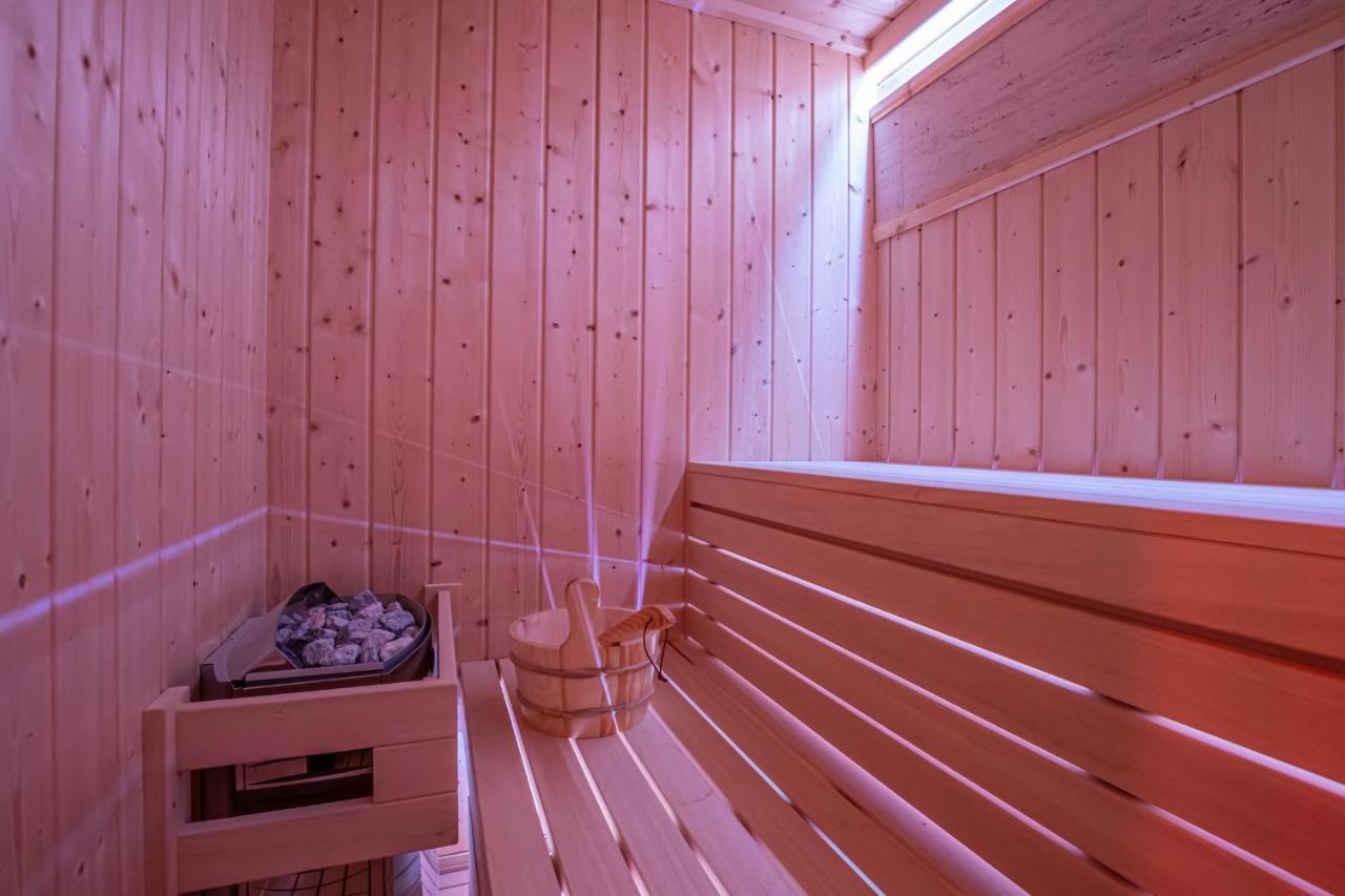 Villa Marassi With Heated Pool, Hot Tub And Sauna ツリクヴェニツァ エクステリア 写真
