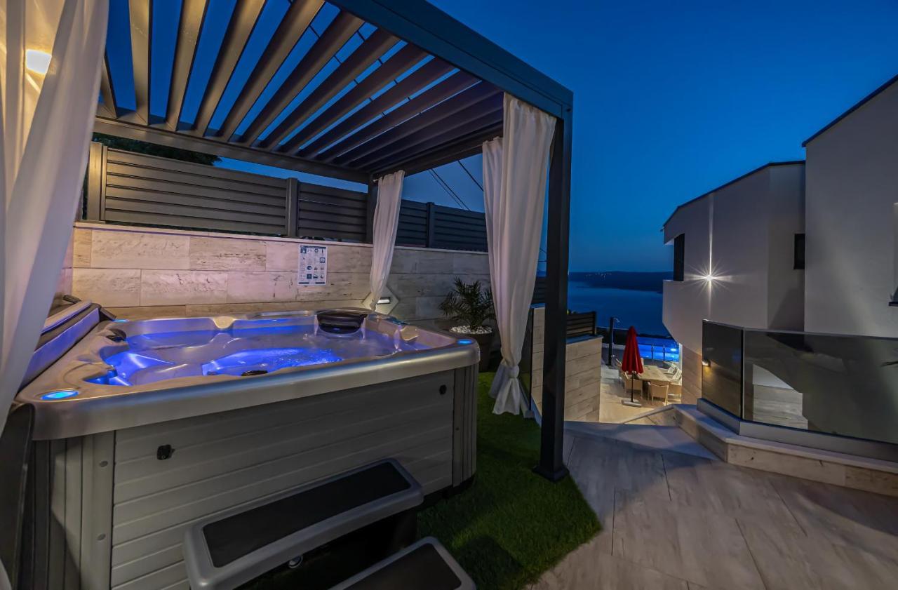 Villa Marassi With Heated Pool, Hot Tub And Sauna ツリクヴェニツァ エクステリア 写真