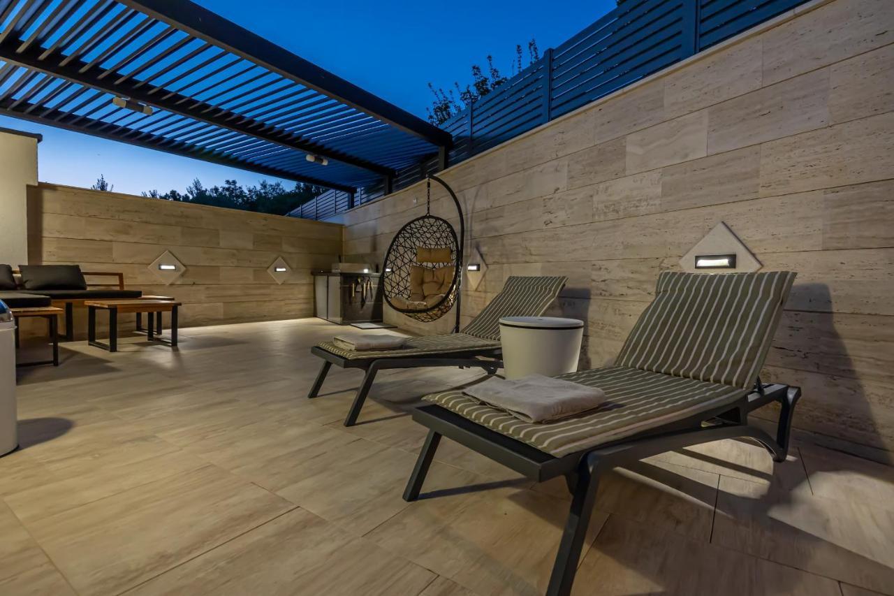 Villa Marassi With Heated Pool, Hot Tub And Sauna ツリクヴェニツァ エクステリア 写真